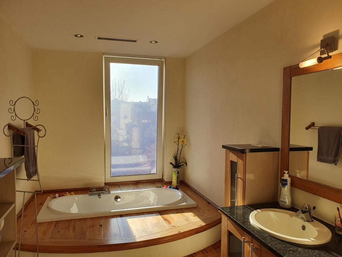 Вілла Huize La Passion Vacationhouse 10 Min Walk From The Sea Мідделкерке Екстер'єр фото